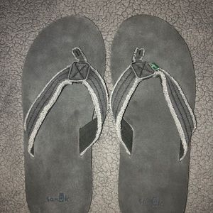 Men’s Sanuk flip flops. Never worn!
